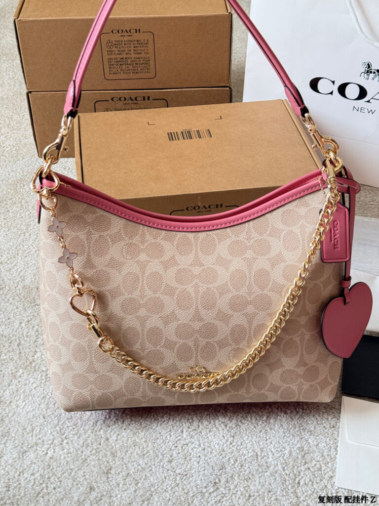 Coach Laurel 28 Bag 25 cm editorial product context 3
