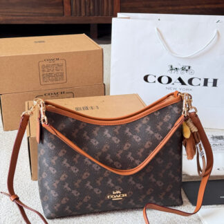 Coach p150 Laurel 28 Bag