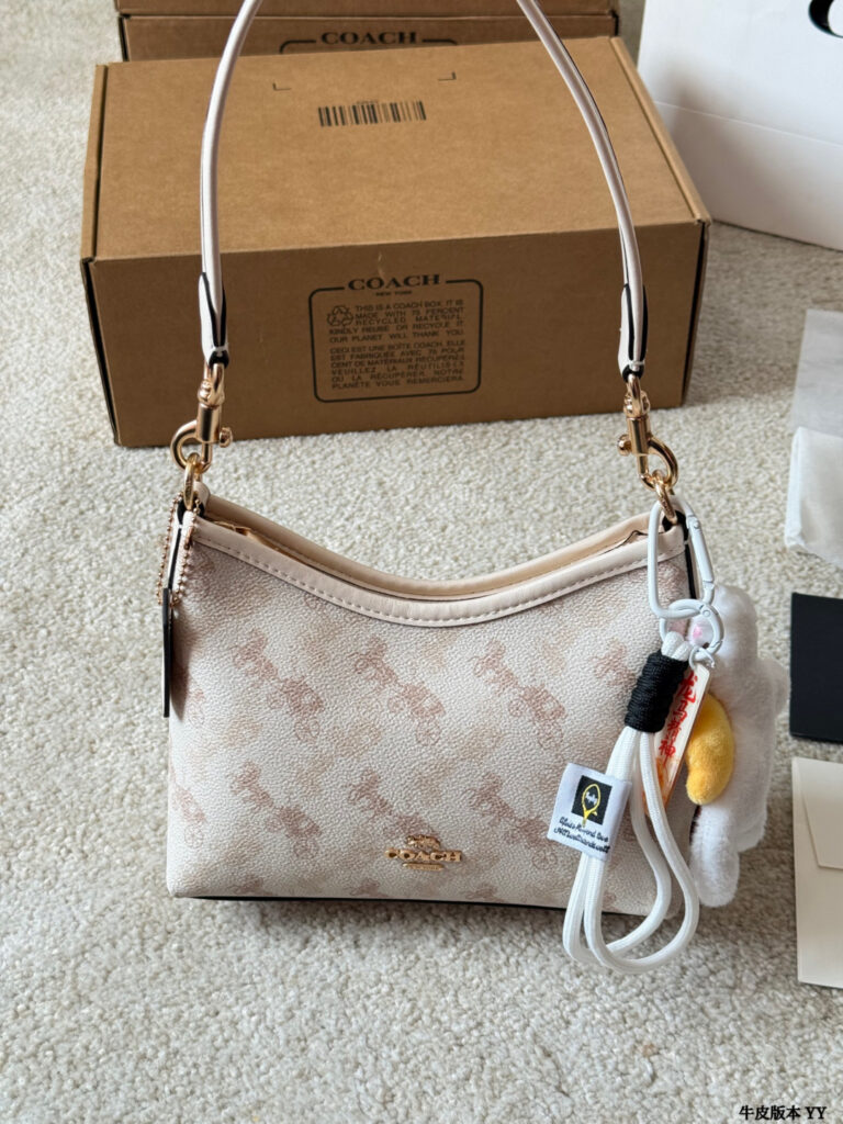 Coach Laurel 19 Leather Bag 14 cm editorial product context 1