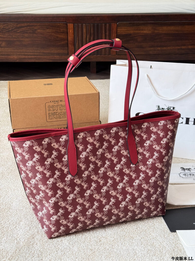 Coach City Red Calfskin Leather Tote Bag 33 x 28 cm editorial product context 2