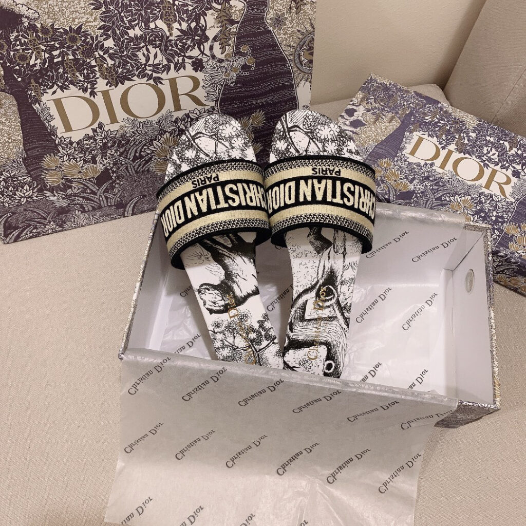 Dior DWAY SLIDES editorial product context 3