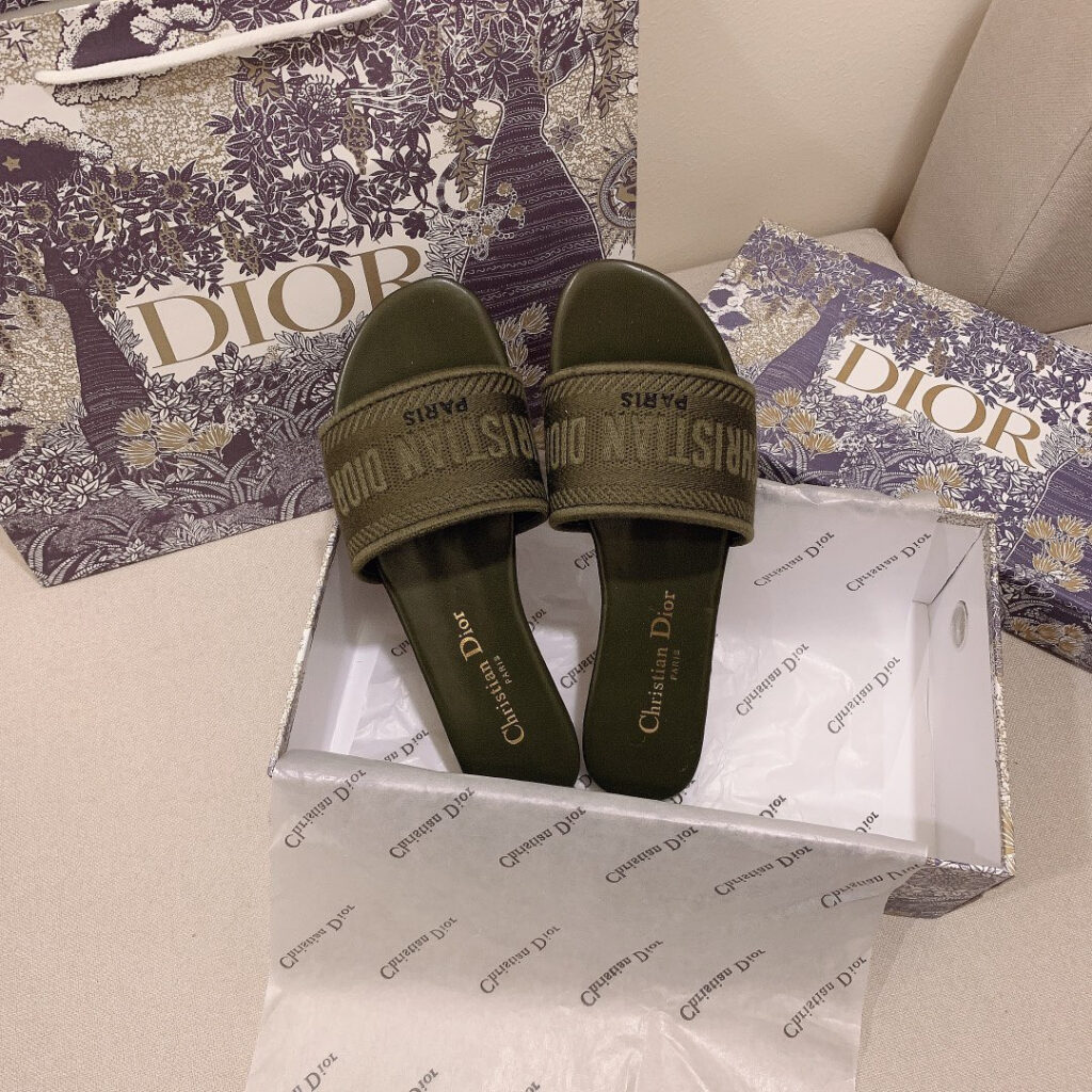 Dior DWAY SLIDES editorial product context 3