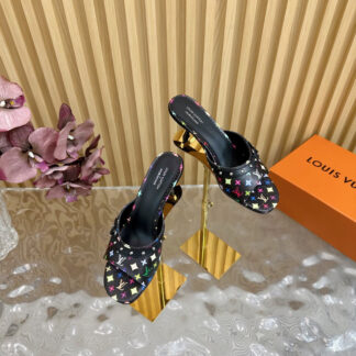 Louis Vuitton slippers