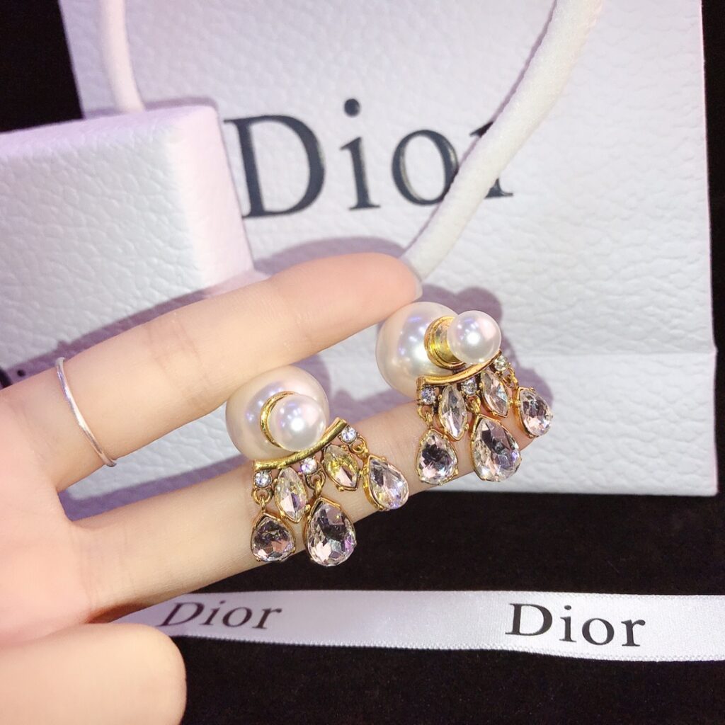 Designer A180 Ring editorial product context 3