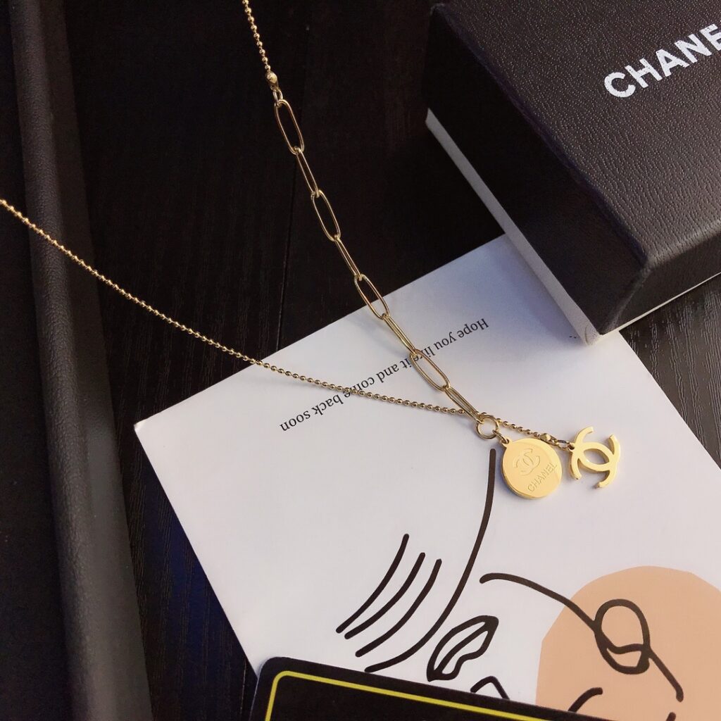 Designer Necklace editorial product context 1