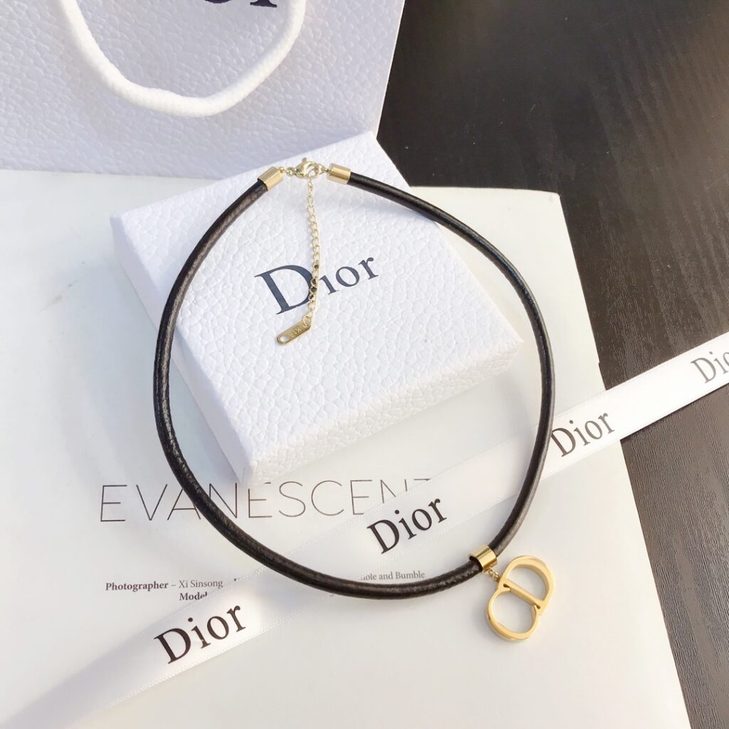 Designer Bag editorial product context 1