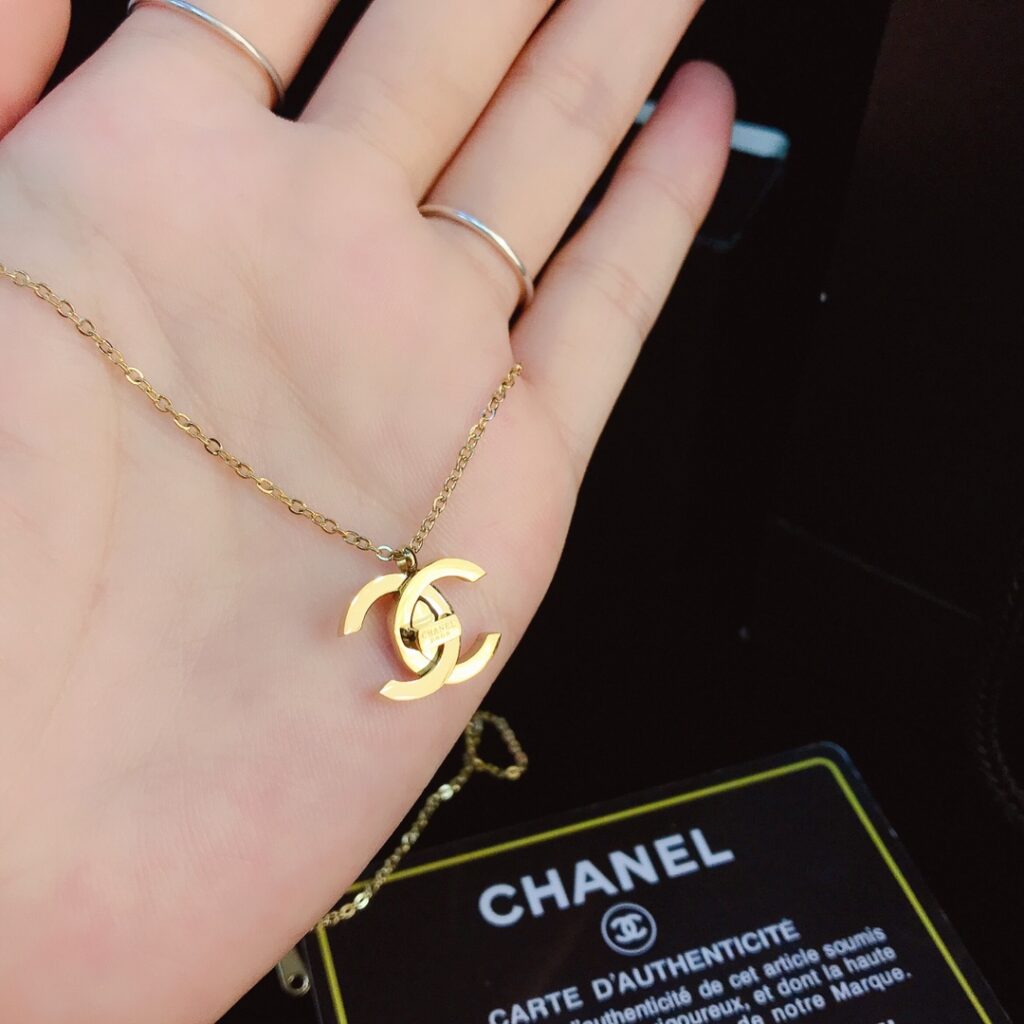 Designer Necklace editorial product context 1