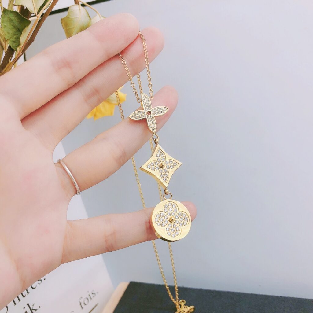 Designer Necklace editorial product context 1