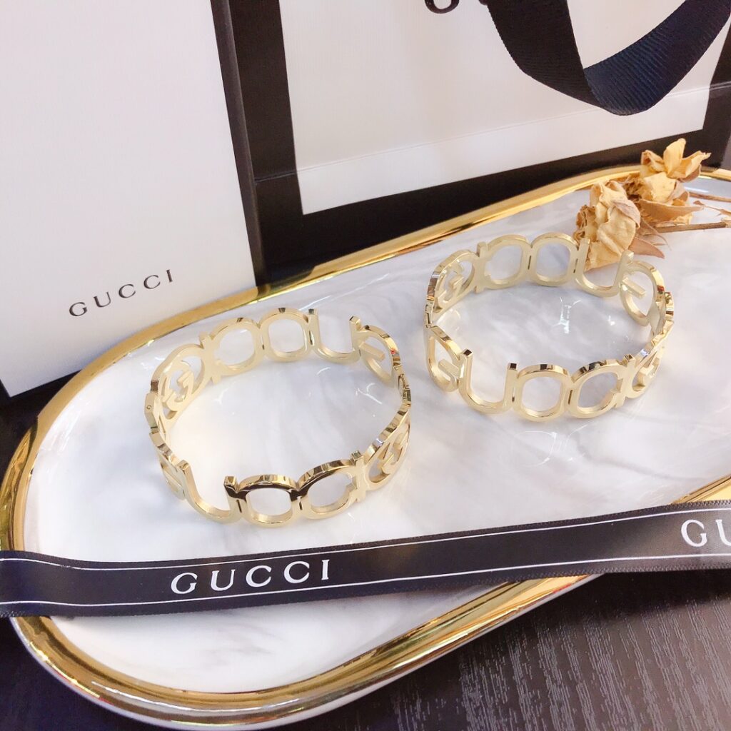 Designer S013 Bracelet editorial product context 3