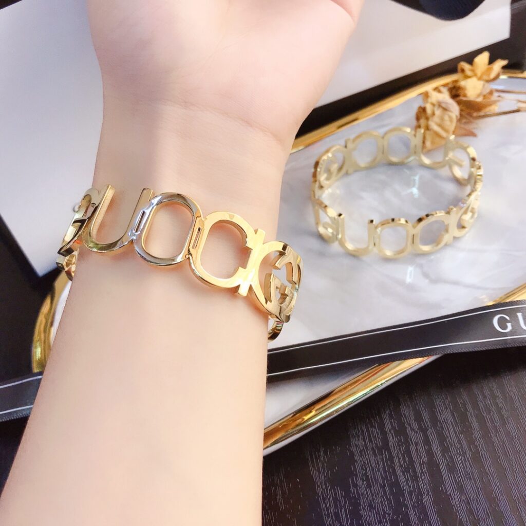 Designer S013 Bracelet editorial product context 1