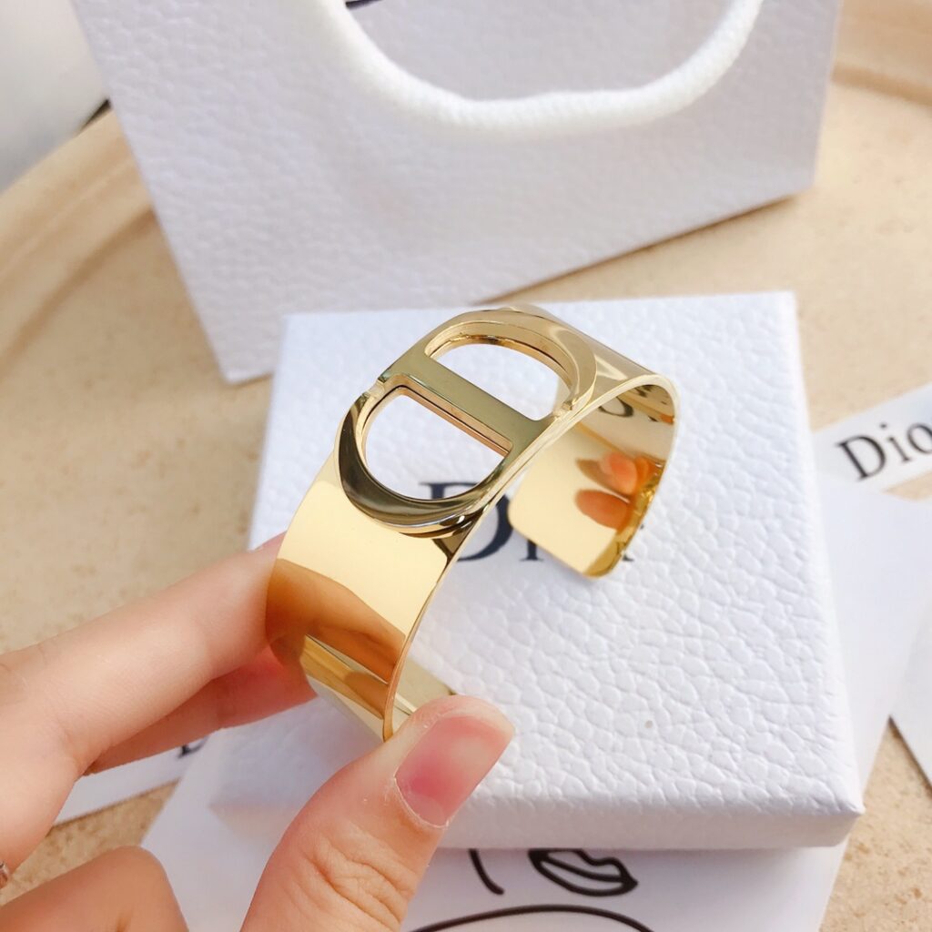 Designer S014 CD Bracelet editorial product context 1