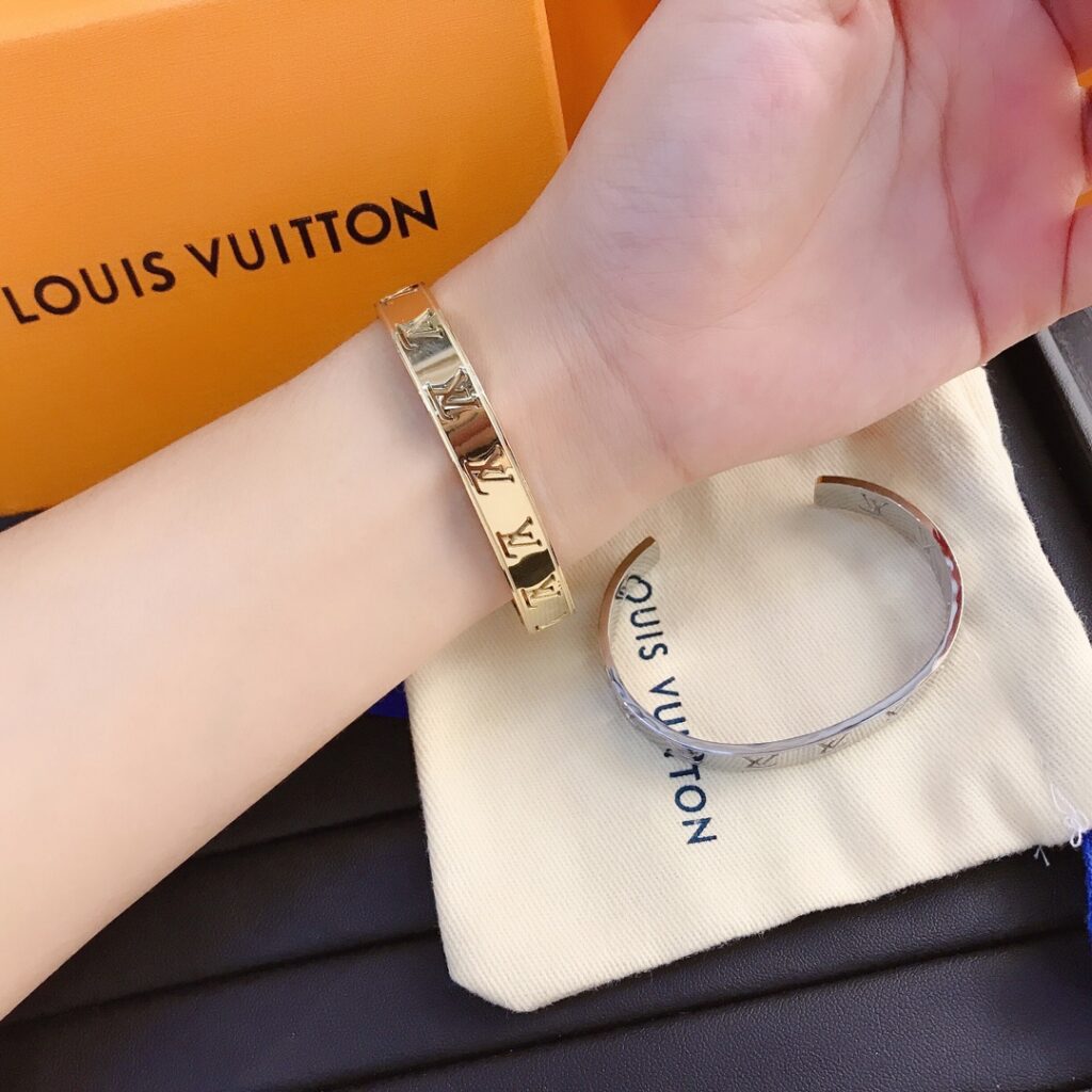 Designer S018 Bracelet editorial product context 2