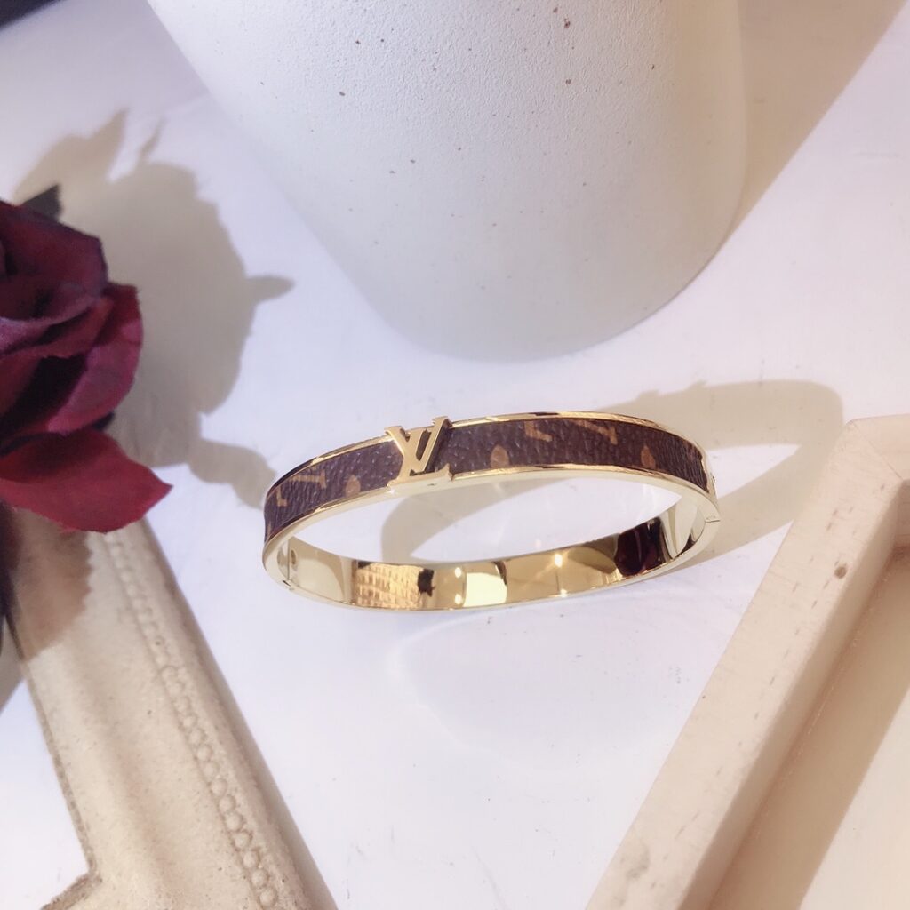 Designer S021 Bracelet editorial product context 3