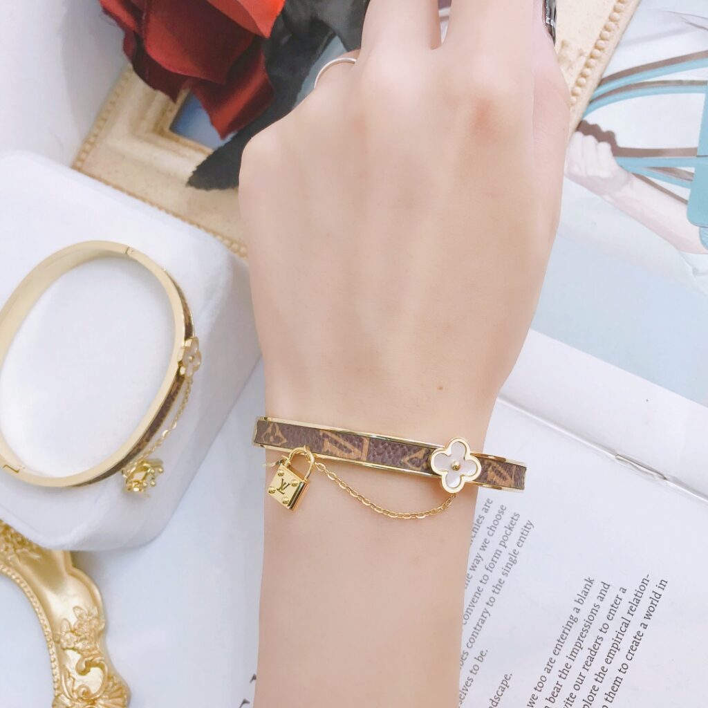 Designer S034 Bracelet editorial product context 3