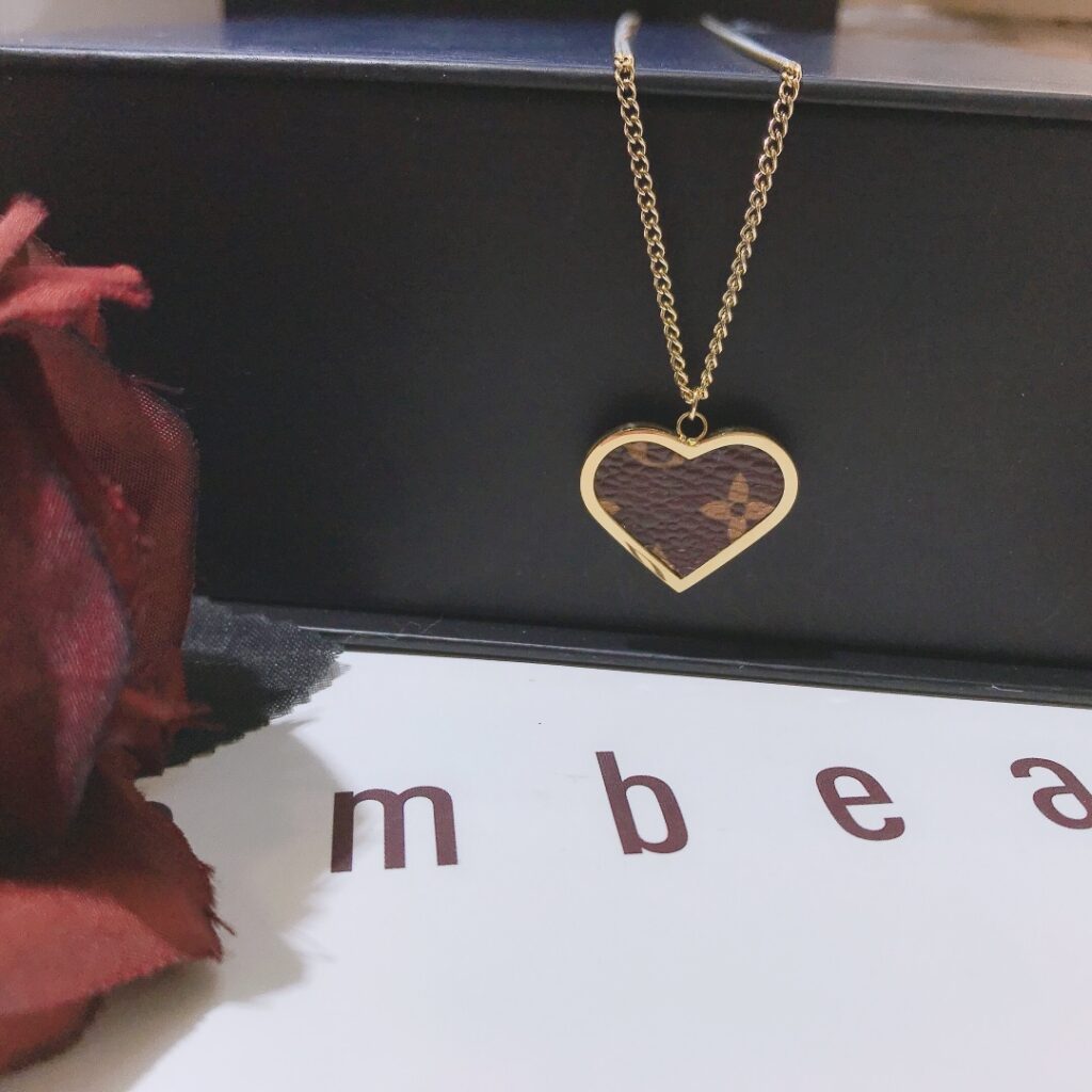 Designer Necklace editorial product context 1