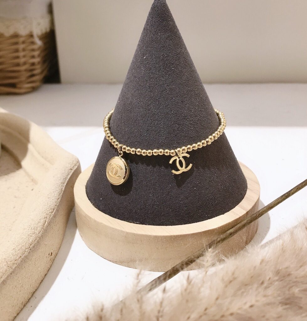 Designer L003 Necklace editorial product context 3