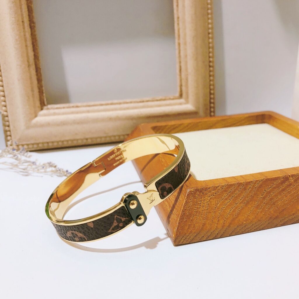 Designer S046 Bracelet editorial product context 2