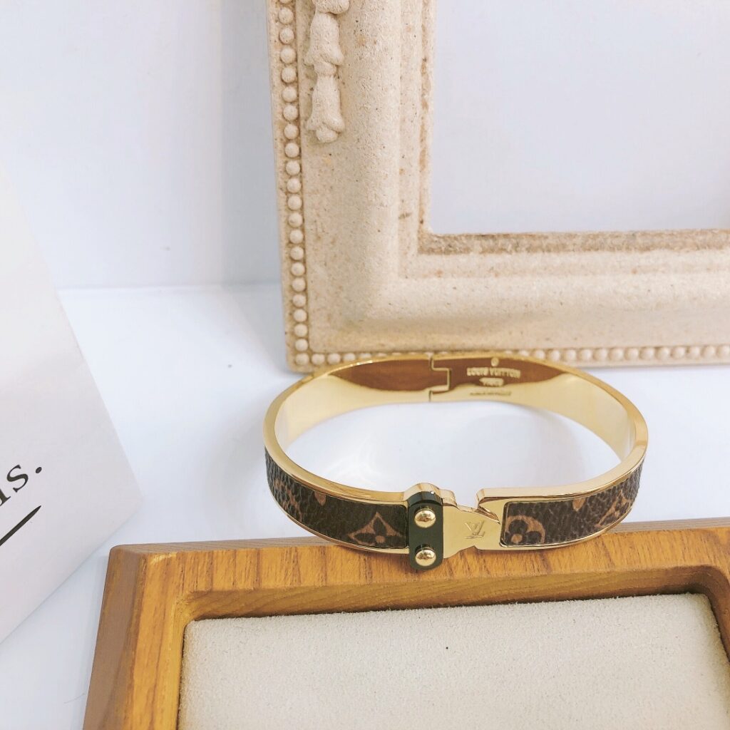 Designer S046 Bracelet editorial product context 3