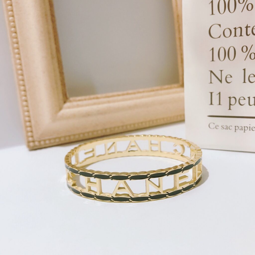 Designer S053 Necklace editorial product context 1