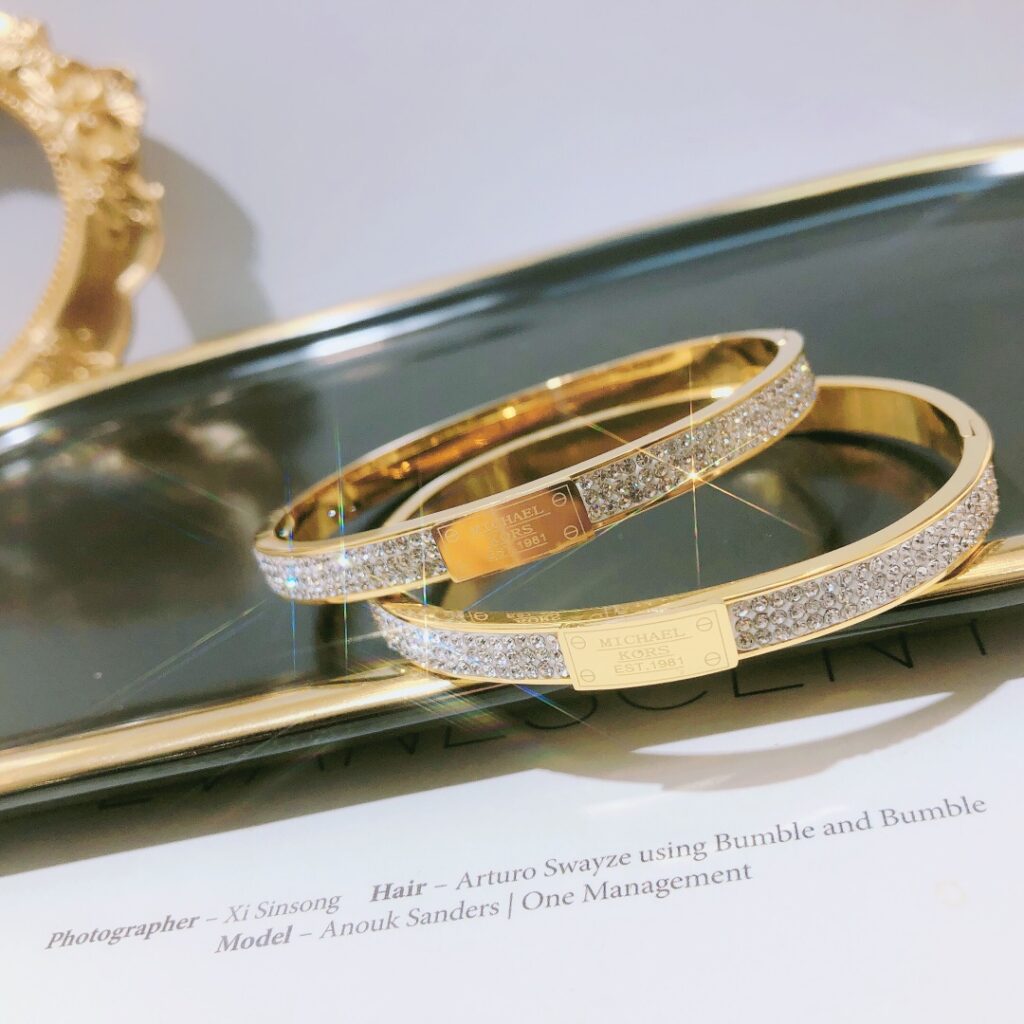Designer S054 Ring editorial product context 1