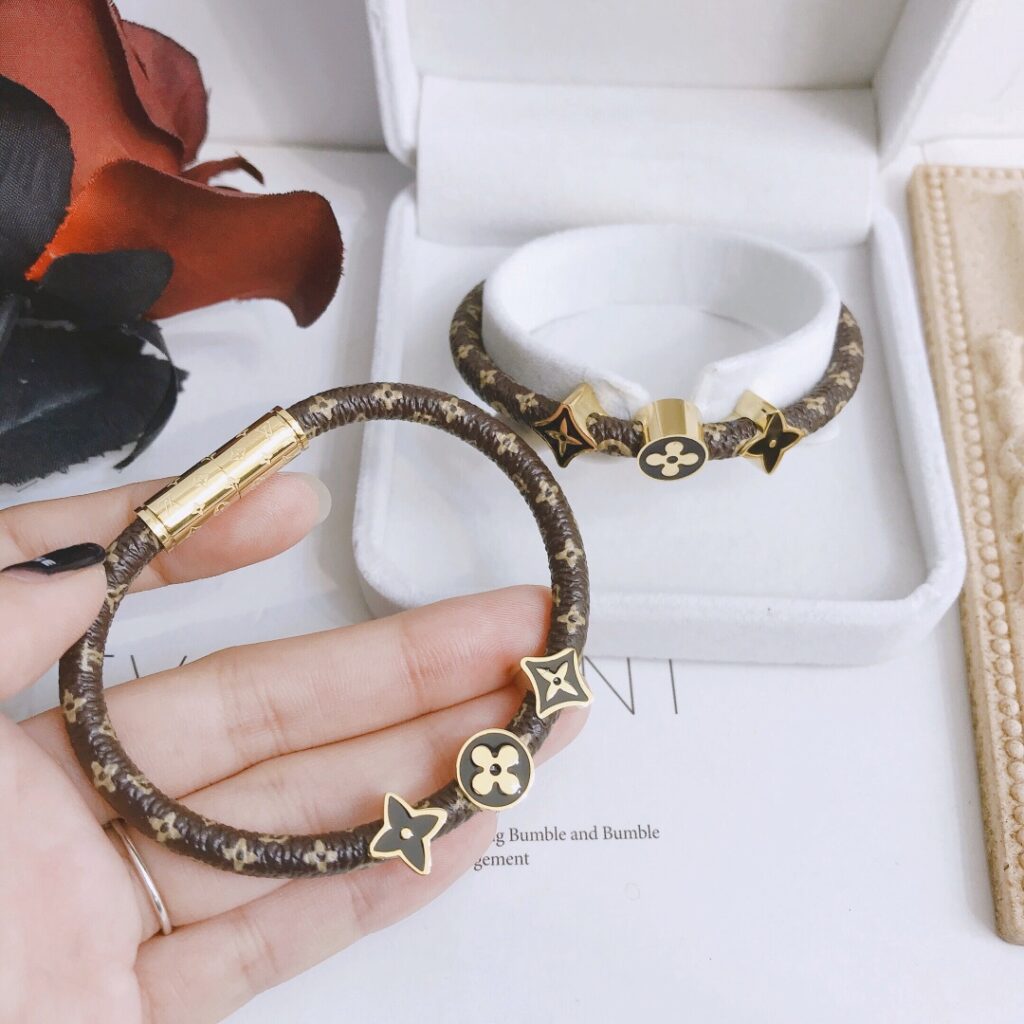 Designer S058 Bracelet editorial product context 3