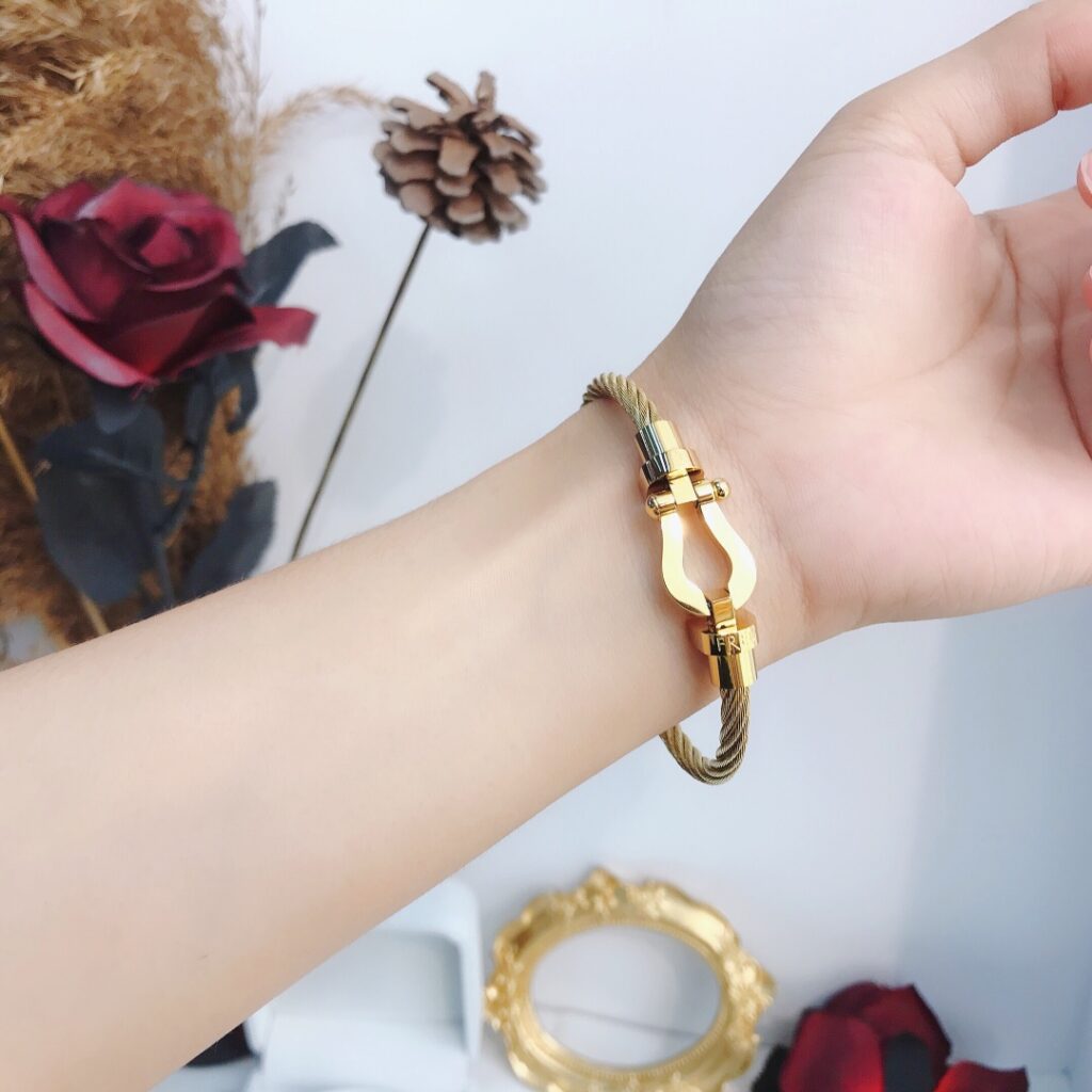 Designer S063 Ring editorial product context 2