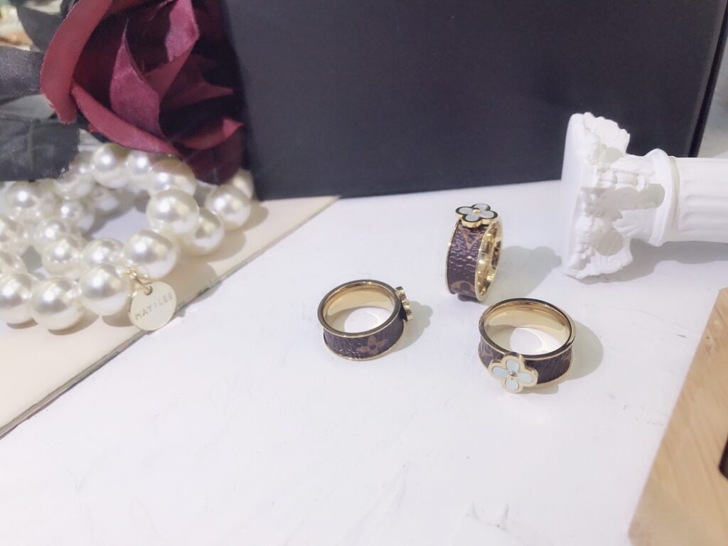 Designer J002 Ring editorial product context 3
