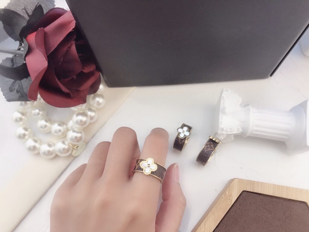 Designer J002 Ring editorial product context 2