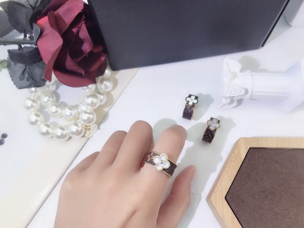 Designer J002 Ring editorial product context 1