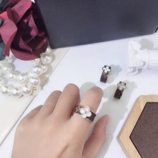 Luxury J002 Ring