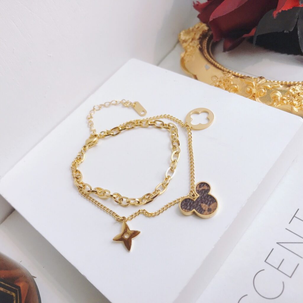 Designer L013 Beige Ring editorial product context 2