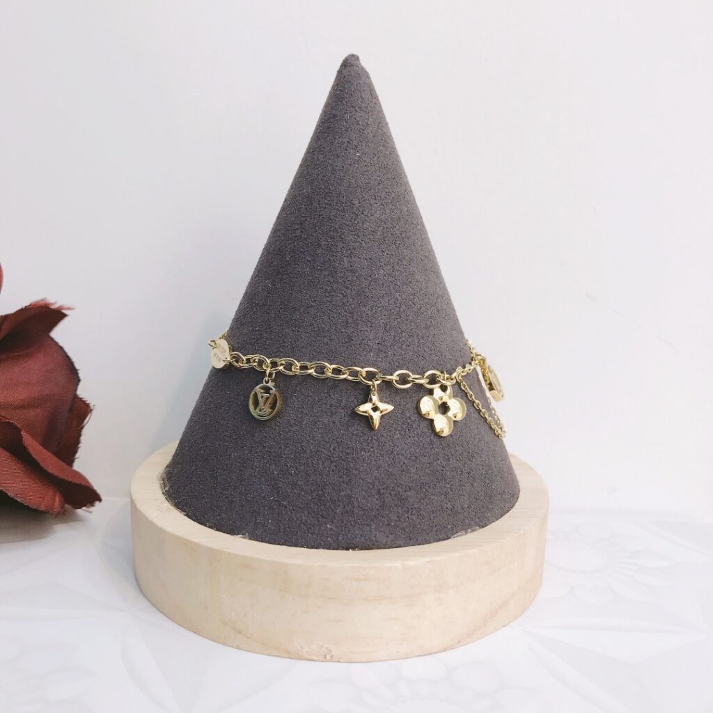 Designer L017 Bracelet editorial product context 3