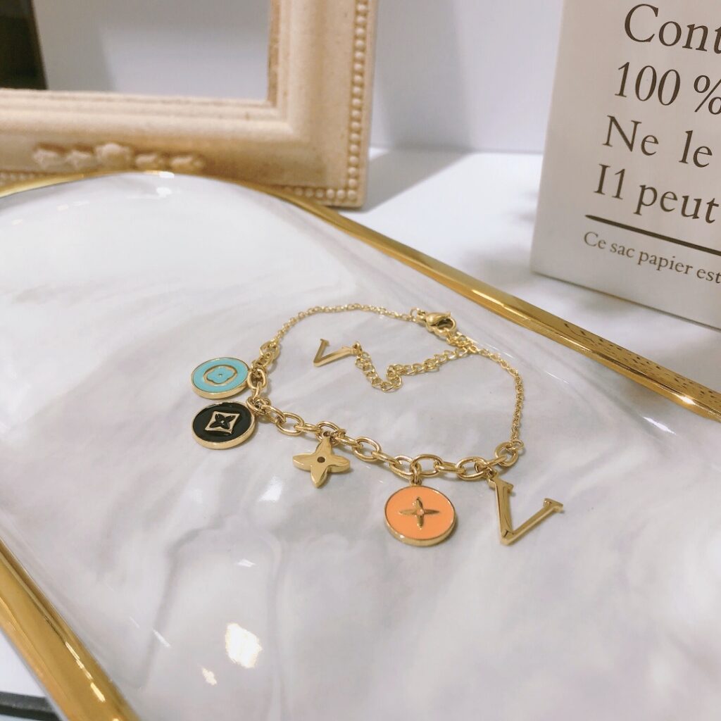 Designer L021 Bracelet editorial product context 3