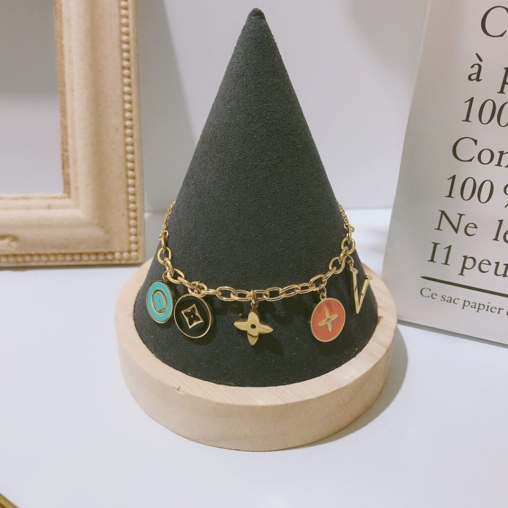 Designer L021 Bracelet editorial product context 1