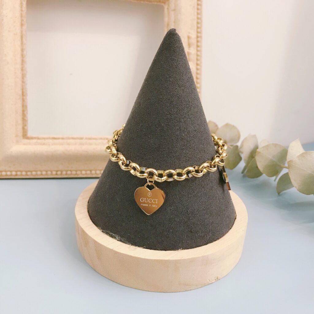 Designer L023 Ring editorial product context 1