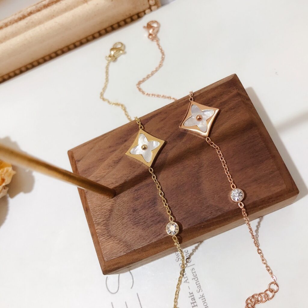 Designer L030 Bracelet editorial product context 2