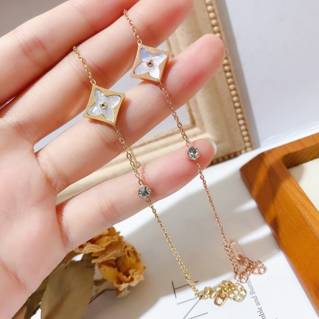 Designer L030 Bracelet editorial product context 3