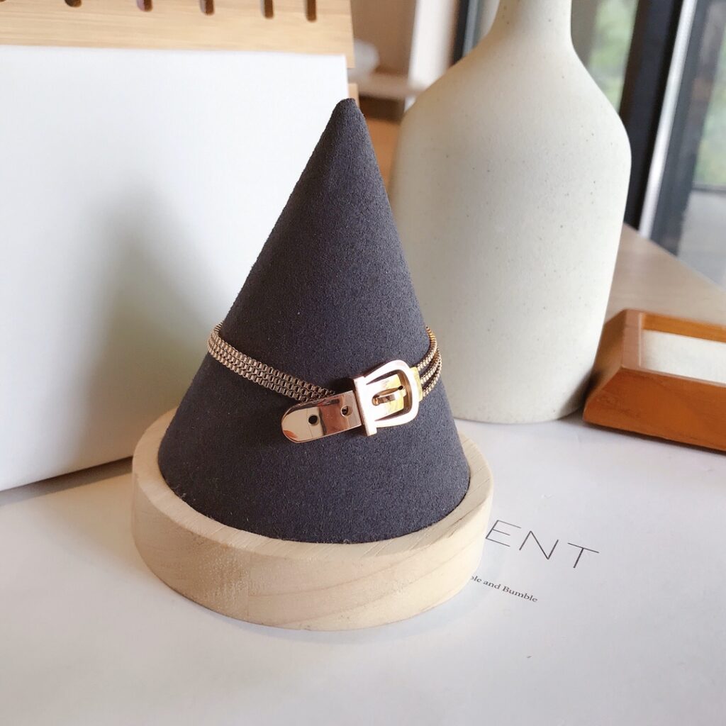 Designer L032 Belt editorial product context 2