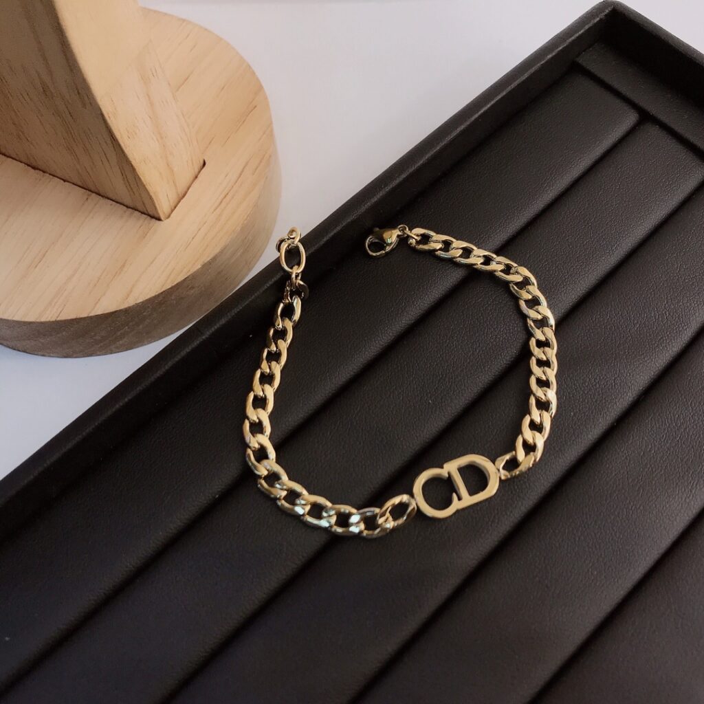 Designer L033 Bracelet editorial product context 1