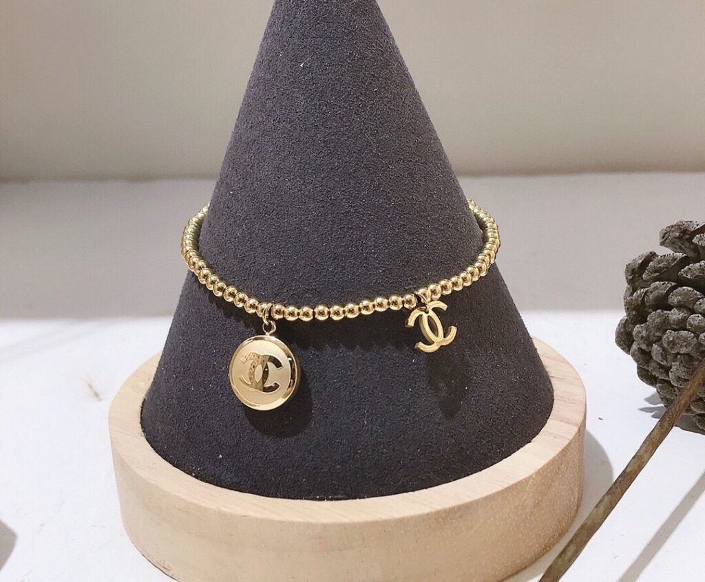 Designer L040 Bracelet editorial product context 2