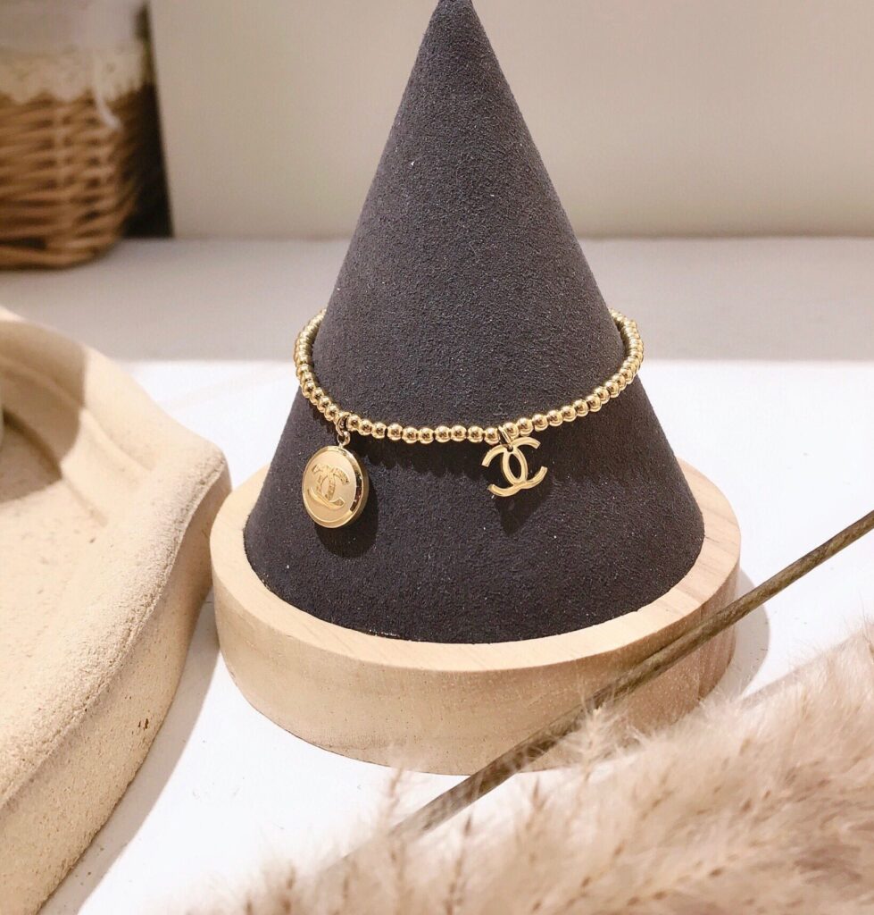 Designer L040 Bracelet editorial product context 3
