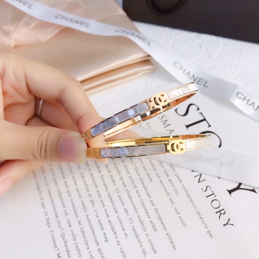 Designer S067 Bracelet editorial product context 3
