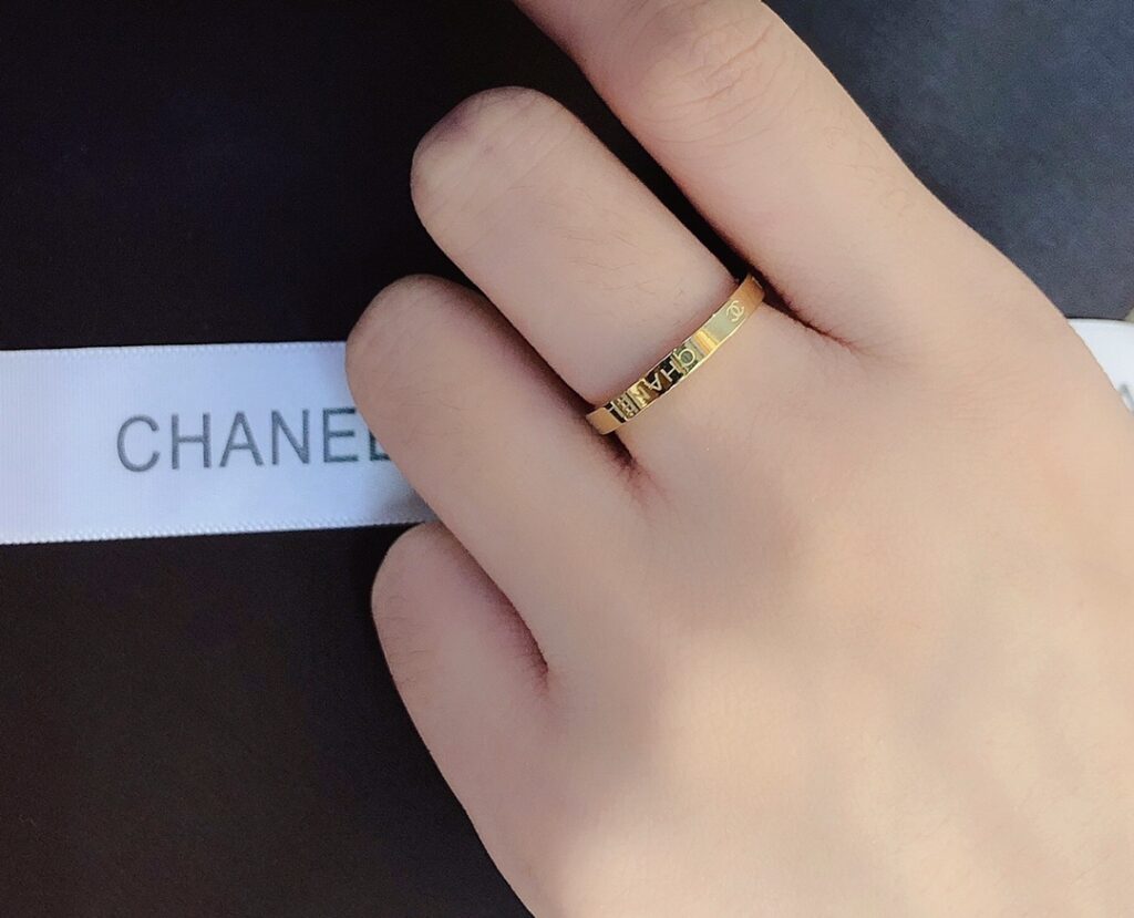 Designer J018 Ring editorial product context 1