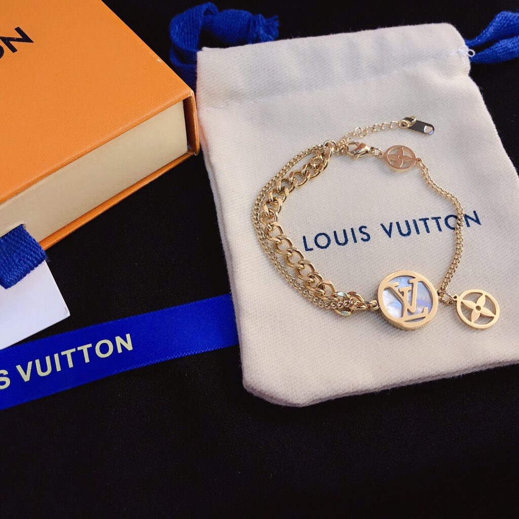 Designer L046 Bracelet editorial product context 3