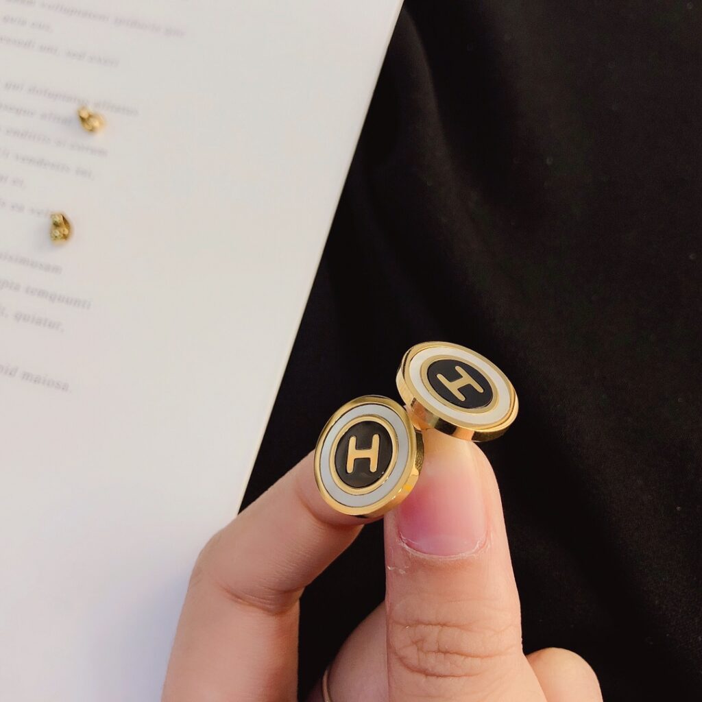 Designer A322 Ring editorial product context 3