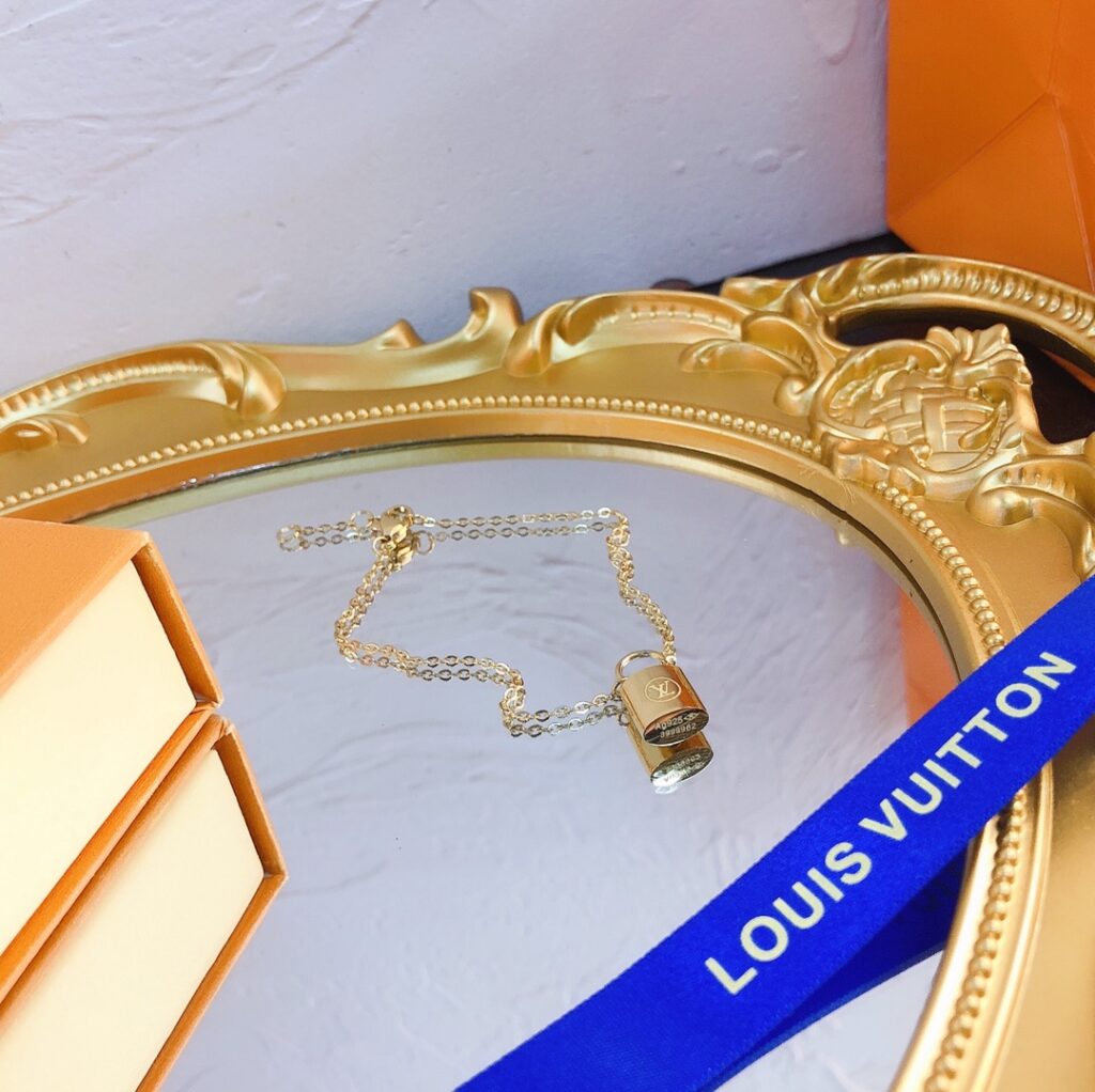 Designer L047 Bracelet editorial product context 3
