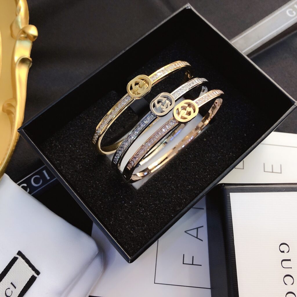 Designer S105 Ring editorial product context 3