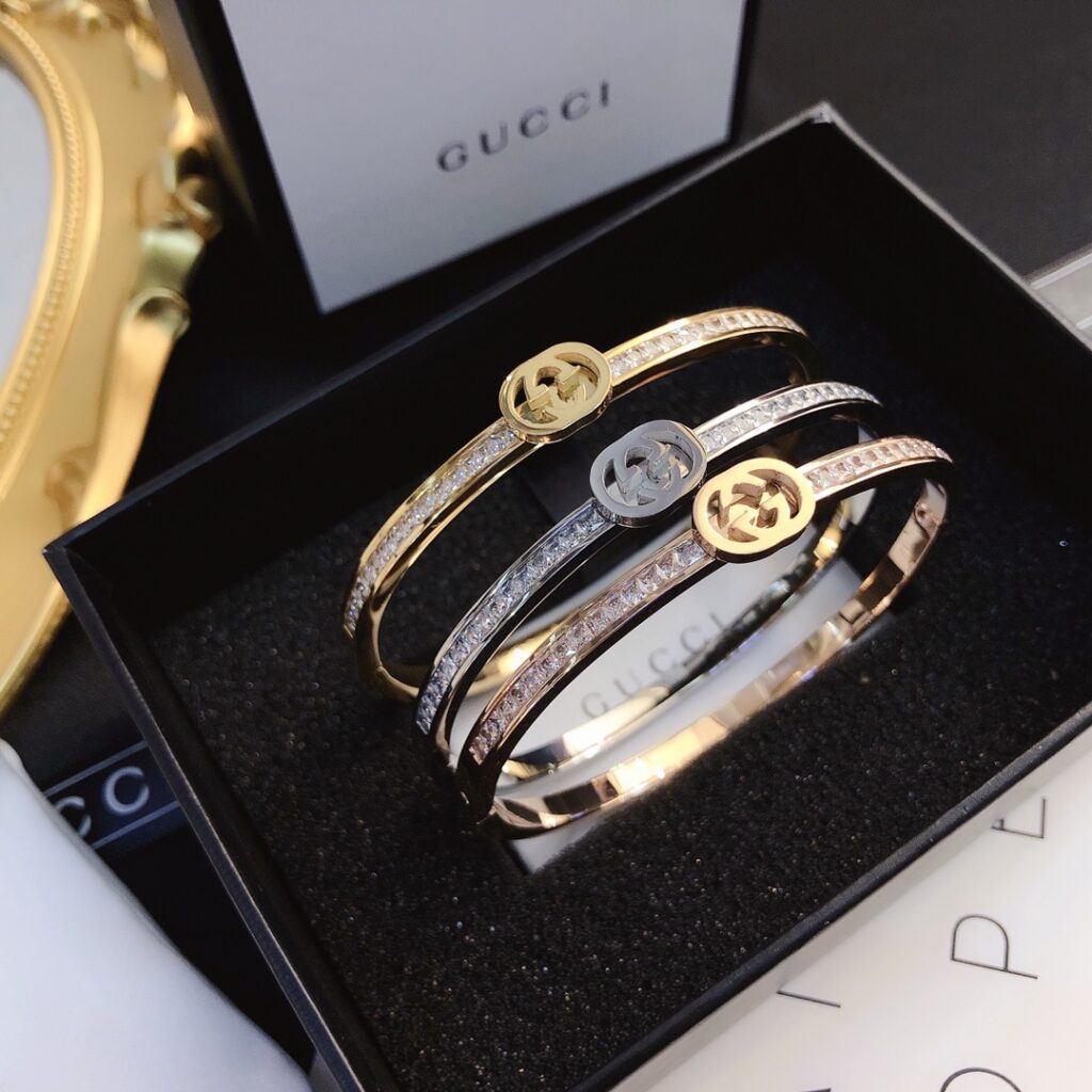 Designer S105 Ring editorial product context 1