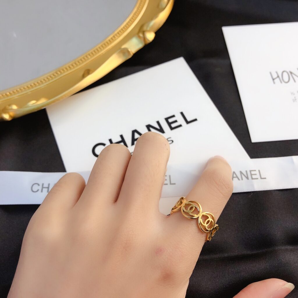 Designer J027 Ring editorial product context 3