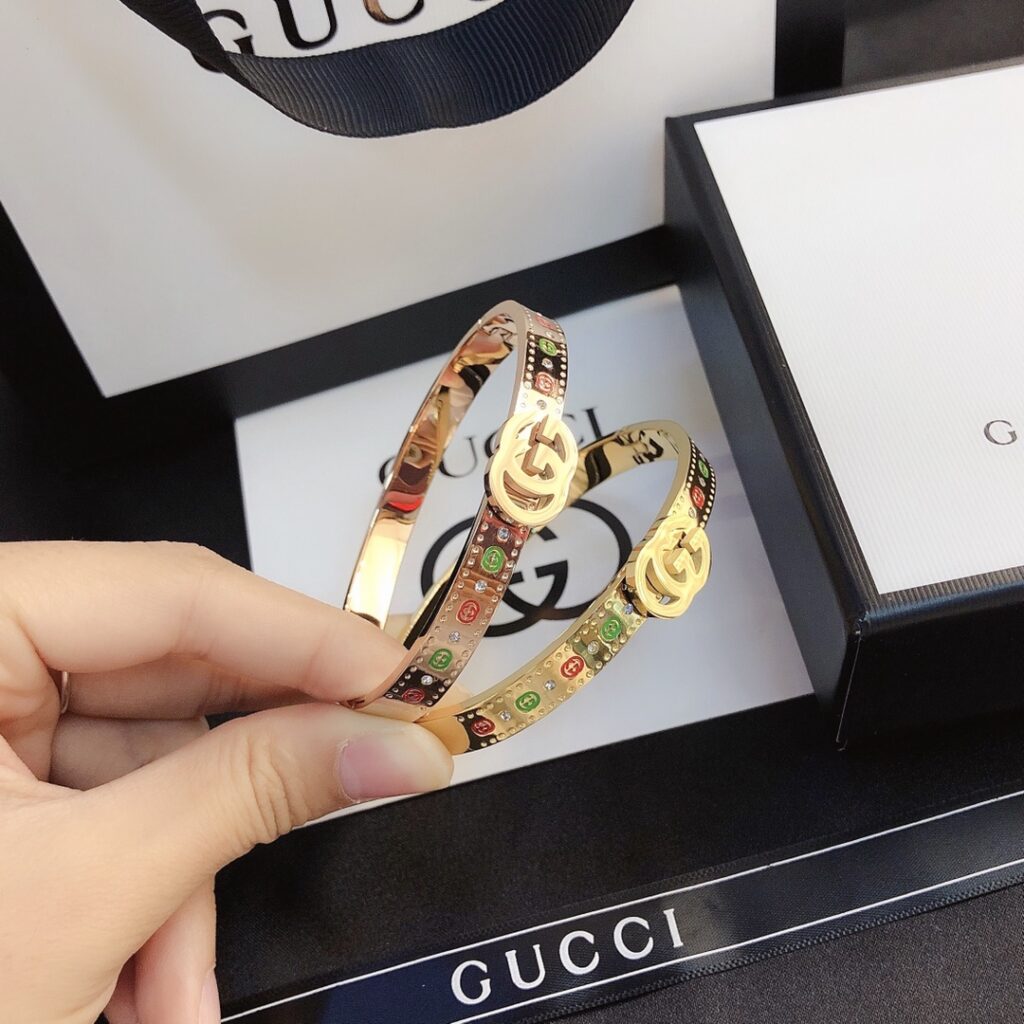 Designer S116 Bracelet editorial product context 1